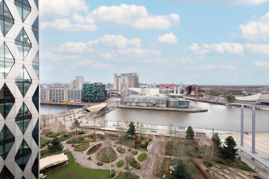 Stylish Mediacity 2Bed, Sleeps 6, Amazing Views Манчестер Екстер'єр фото