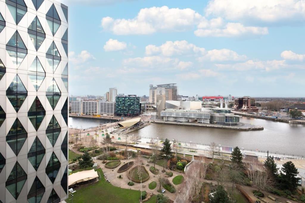 Stylish Mediacity 2Bed, Sleeps 6, Amazing Views Манчестер Екстер'єр фото