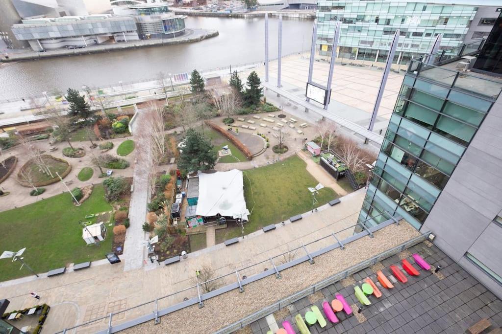 Stylish Mediacity 2Bed, Sleeps 6, Amazing Views Манчестер Екстер'єр фото