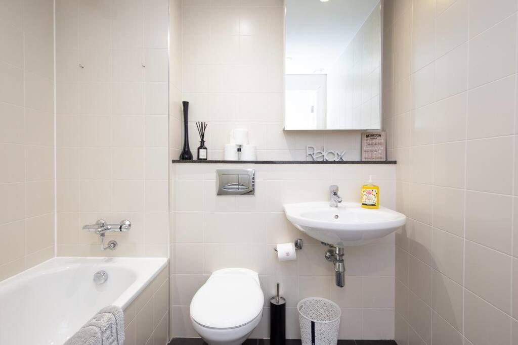 Stylish Mediacity 2Bed, Sleeps 6, Amazing Views Манчестер Екстер'єр фото