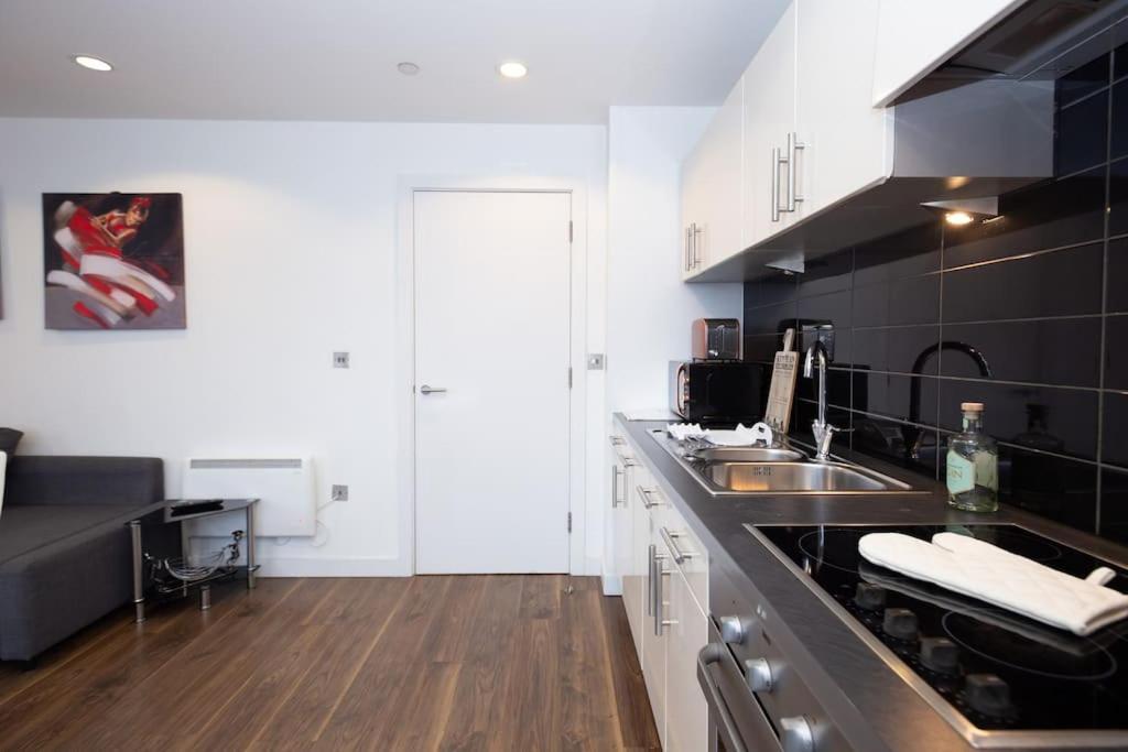 Stylish Mediacity 2Bed, Sleeps 6, Amazing Views Манчестер Екстер'єр фото