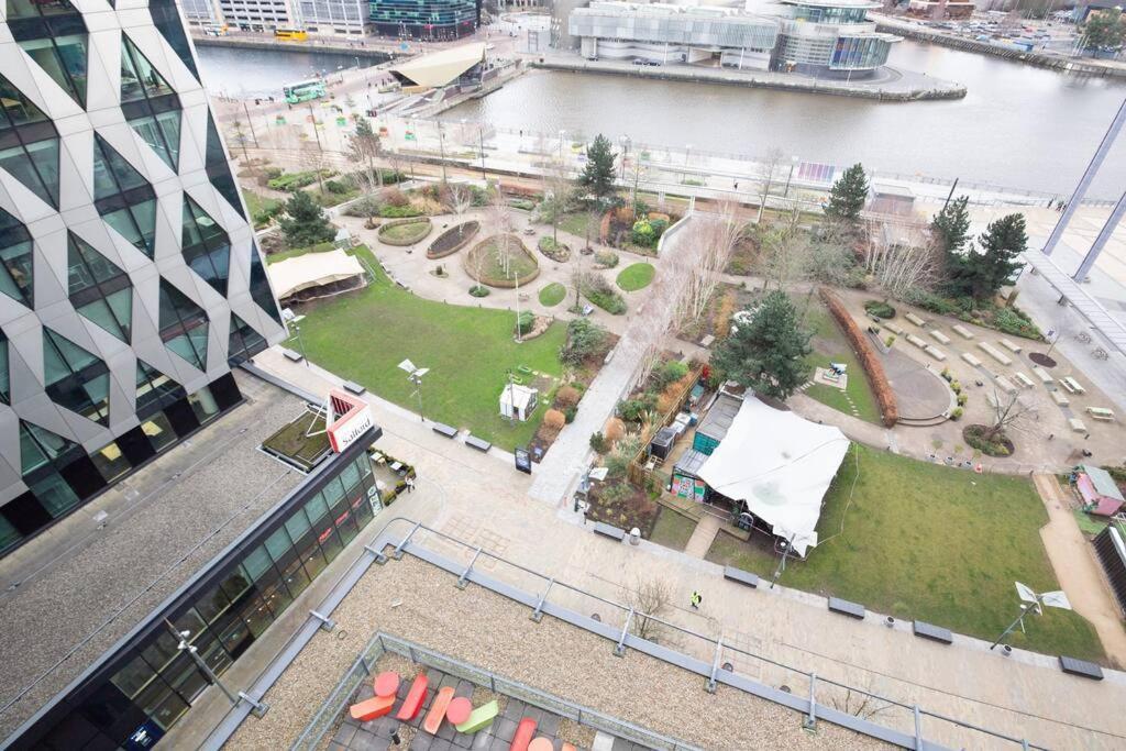 Stylish Mediacity 2Bed, Sleeps 6, Amazing Views Манчестер Екстер'єр фото