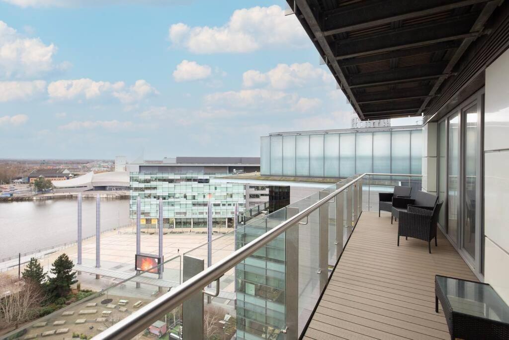 Stylish Mediacity 2Bed, Sleeps 6, Amazing Views Манчестер Екстер'єр фото