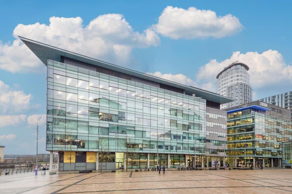 Stylish Mediacity 2Bed, Sleeps 6, Amazing Views Манчестер Екстер'єр фото