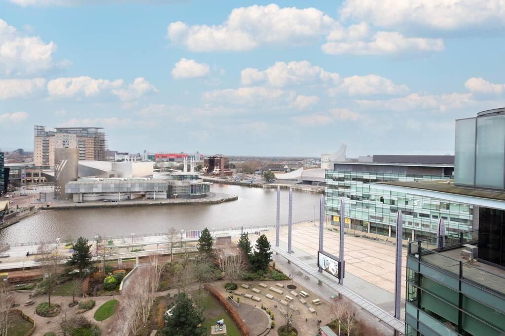 Stylish Mediacity 2Bed, Sleeps 6, Amazing Views Манчестер Екстер'єр фото