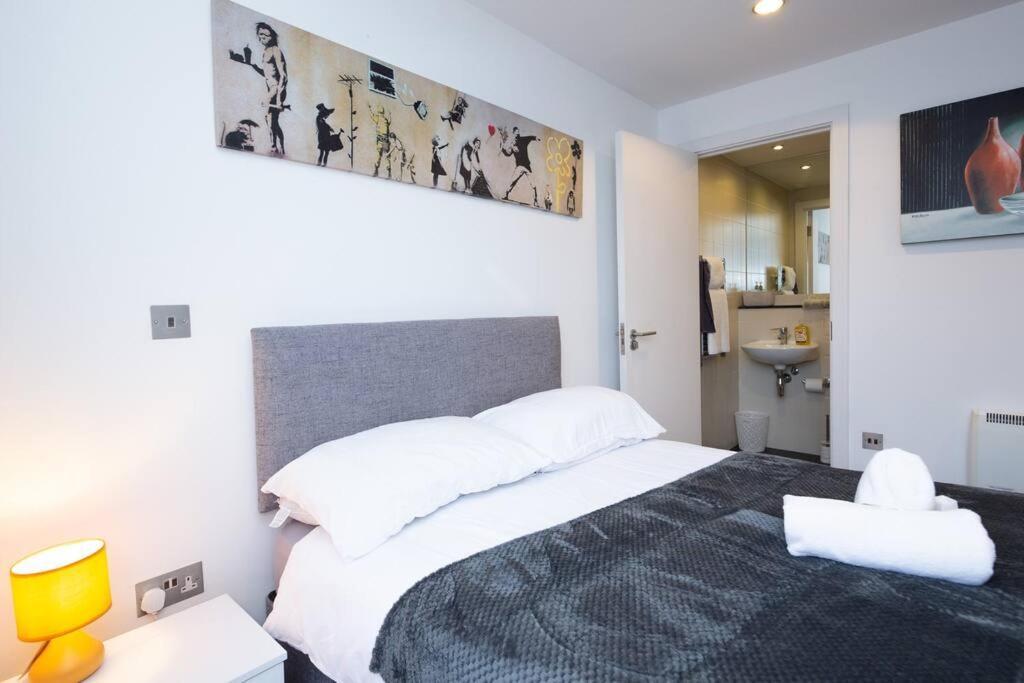 Stylish Mediacity 2Bed, Sleeps 6, Amazing Views Манчестер Екстер'єр фото