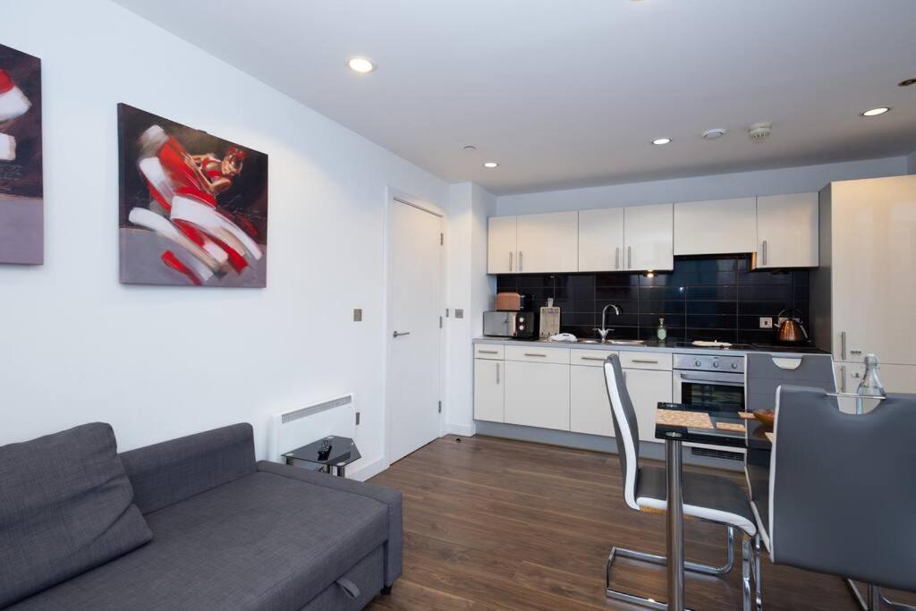 Stylish Mediacity 2Bed, Sleeps 6, Amazing Views Манчестер Екстер'єр фото