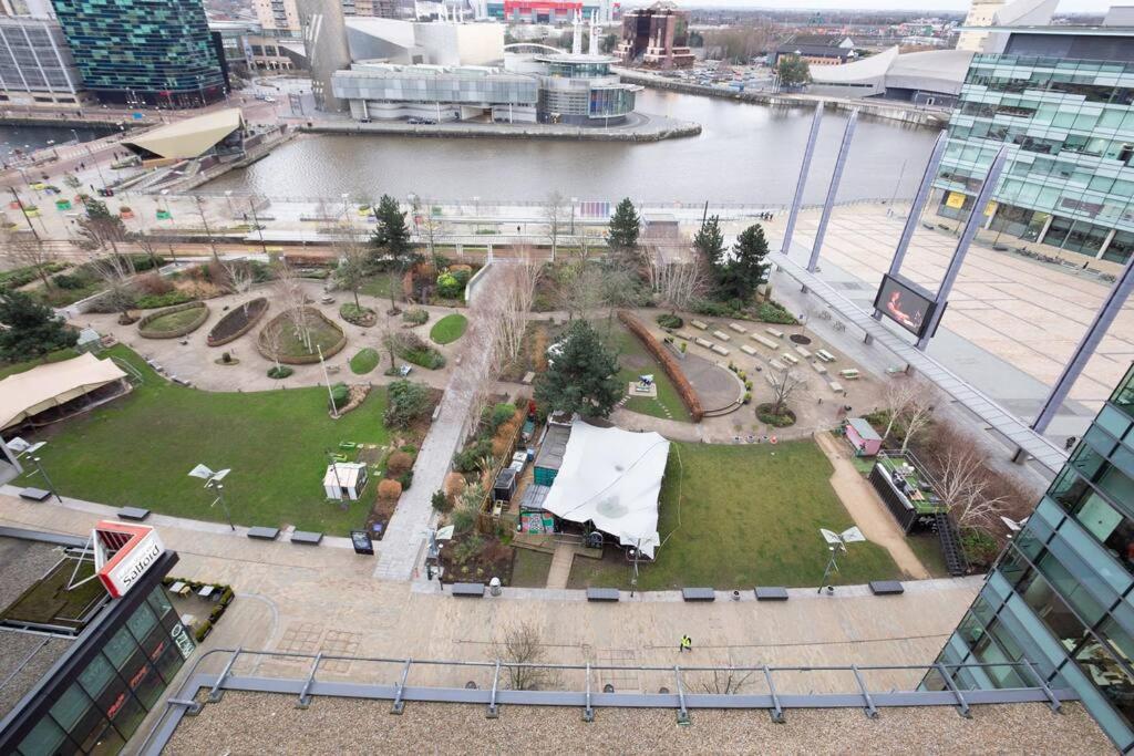 Stylish Mediacity 2Bed, Sleeps 6, Amazing Views Манчестер Екстер'єр фото